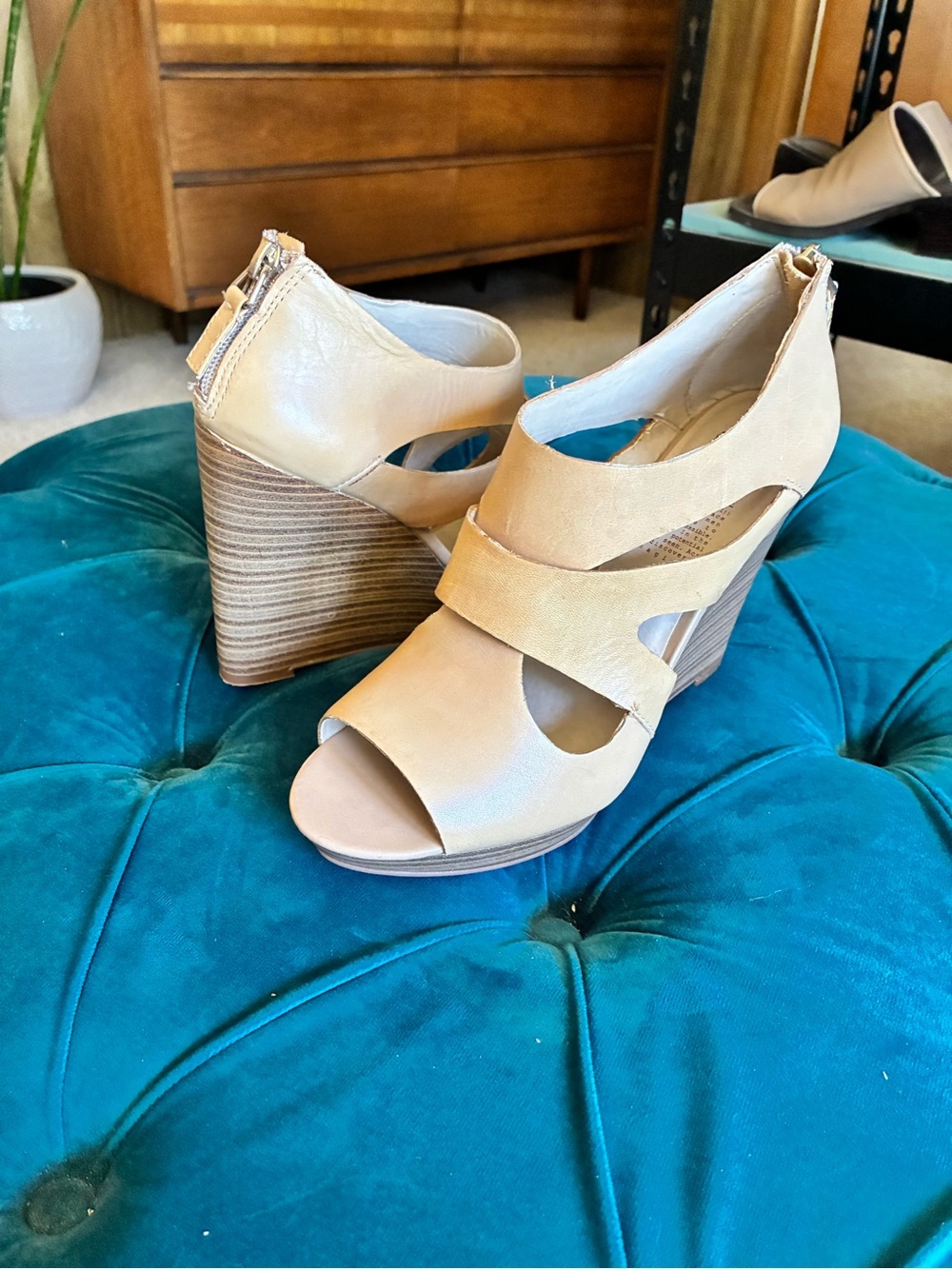 Open-Toe Tan Wedge Sandals with Back Zip